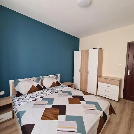 Mateo Summer Cinema * Warna